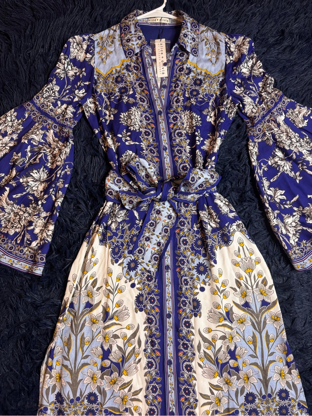 NWT Alice + Olivia Chassidy Bell Sleeve Maxi Dress. Size XS - Picture 11 of 17